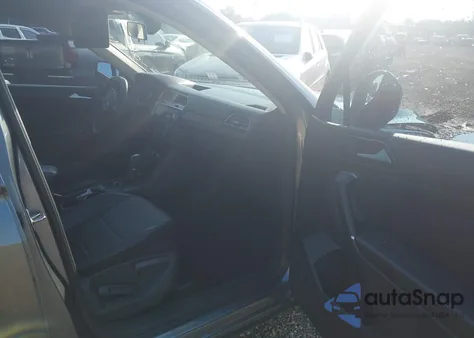 2018 Volkswagen Tiguan 2.0T Se/2.0T Sel z USA, uszkodzony, nr VIN 3VV3B7AX5JM003469